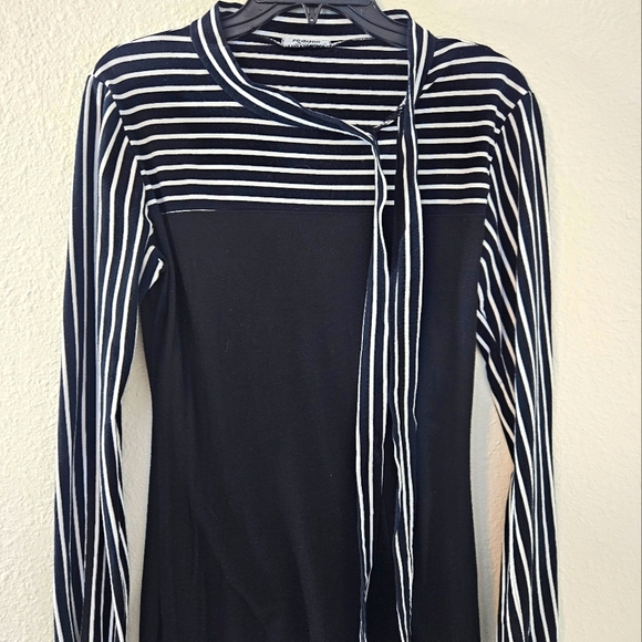 Women's Longsleeve Pullover Black & White Top by Zeagoo. Size M, 100% polyester. - Picture 6 of 10